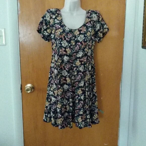 Dress/Romper Bundle - Picture 7 of 9